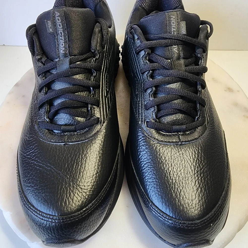 Brooks Women's Addiction Walker 2 Black Shoes Sneakers Size 12B 1203071B072